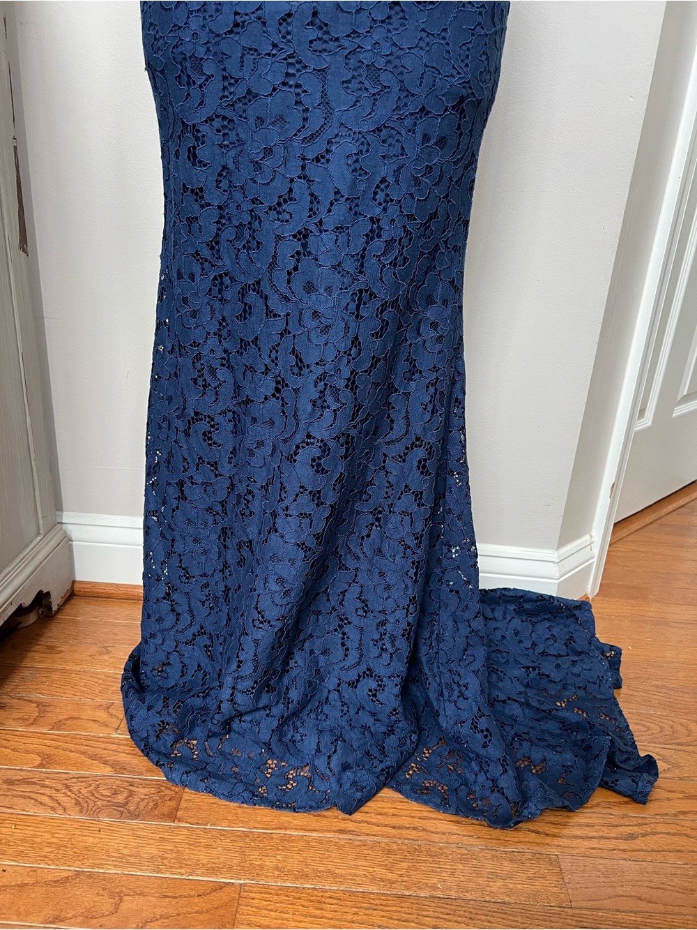 Mac Duggal Navy Lace Open Back Cutout Gown Mermaid Prom Formal Dress Size 4 - Picture 4 of 7